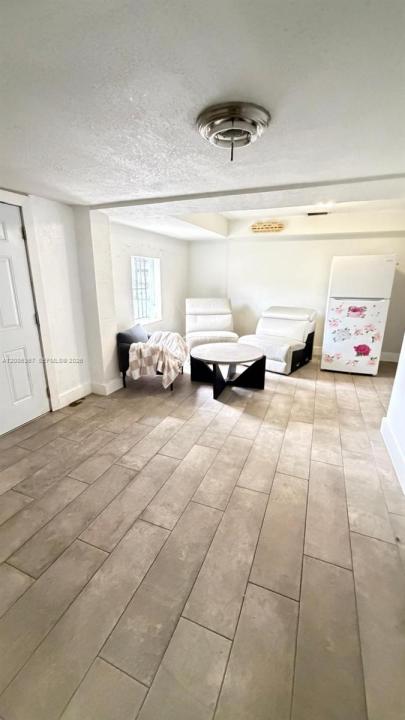 301 NW 37th St A, Miami, Florida 33127, Stati Uniti