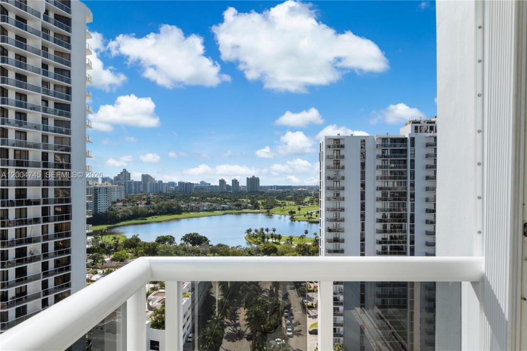 20505 E Country Club Dr 1938, Aventura, Floride 33180, États-Unis