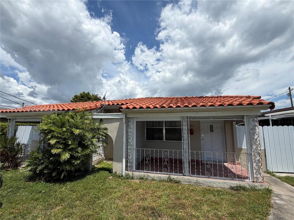 3361 SW 28th St, Miami, Florida 33133, USA