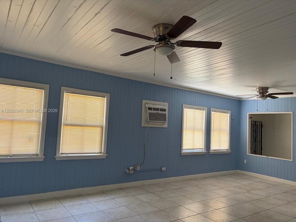 2835 SW 37th Ct 1, Miami, Florida 33134, USA