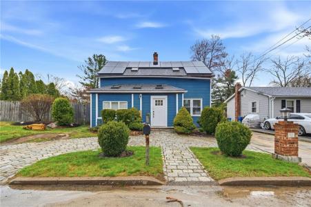 15 Versailles Street, Cranston, RI 02920, USA