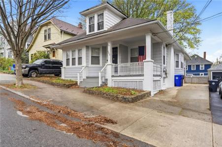 102 Overhill Road, Providence, RI 02906, USA