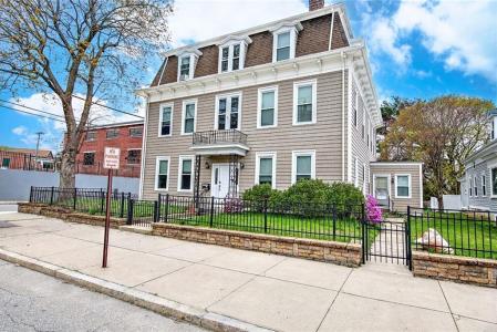 159 Earle Street, Woonsocket, Rhode Island 02895, États-Unis