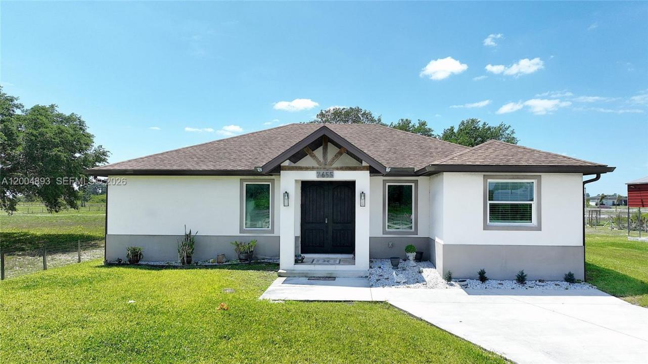 7655 17th Place, La Belle, Florida 33935, USA