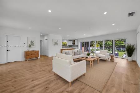 1411 NE 101st St, Miami Shores, Florida 33138, USA