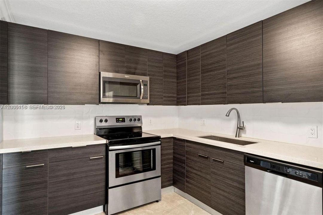 390 Racquet Club Rd 202, Weston, Floride 33326, États-Unis
