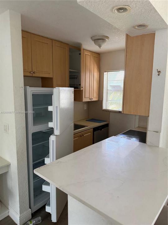 110 SE 2nd St 206, Hallandale Beach, Floride 33009, États-Unis