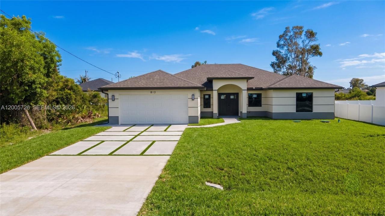 813 Bell Blvd S, Lehigh Acres, Florida 33974, Stati Uniti