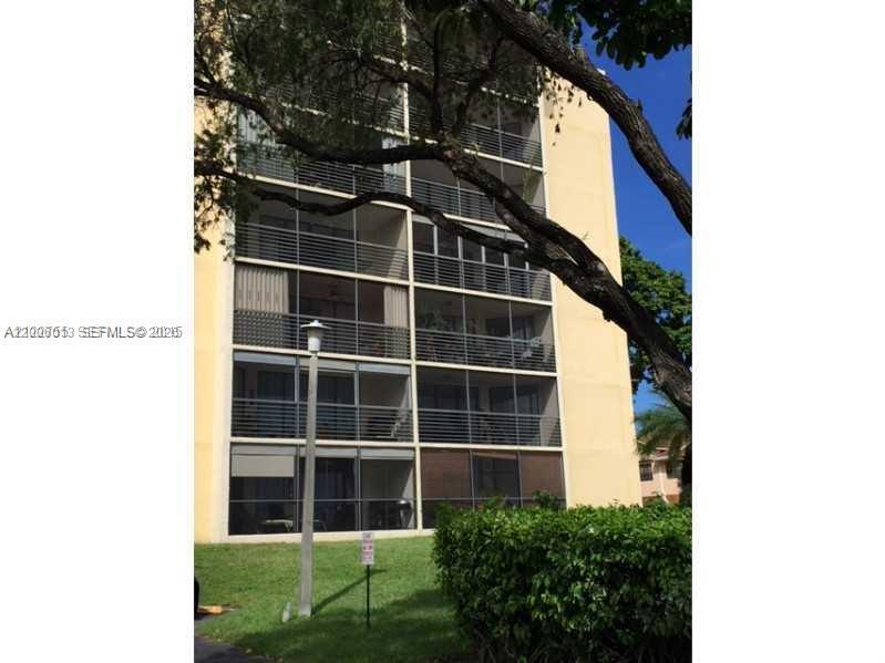 20840 San Simeon Way 209, Miami, Florida 33179, Stati Uniti