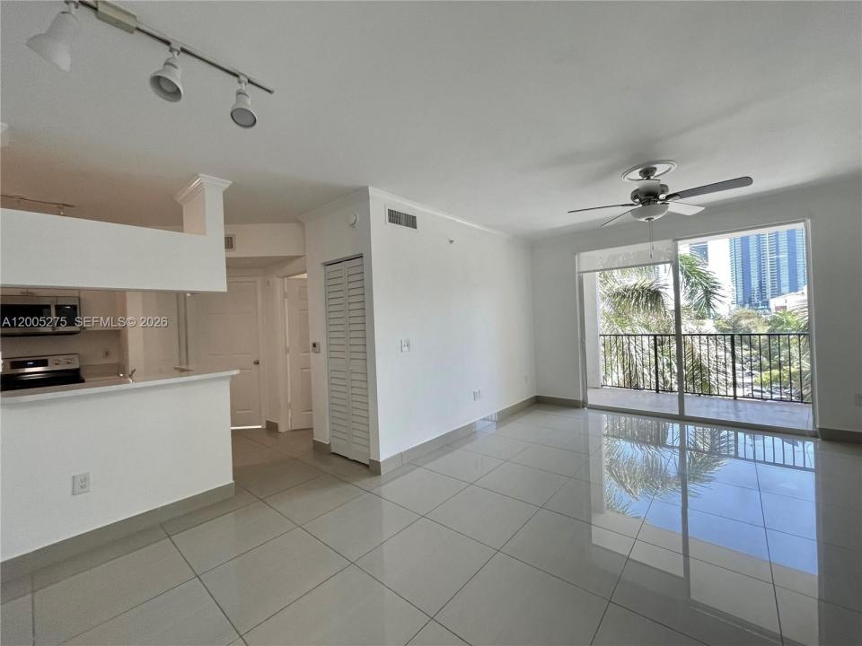 17100 N Bay Rd 1517, Sunny Isles Beach, Floride 33160, États-Unis