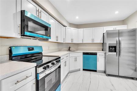 3360 Spanish Moss Ter 305, Lauderhill, Florida 33319, USA