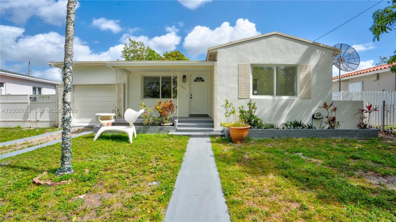 1921 NE 158th St, North Miami Beach, Floride 33162, États-Unis