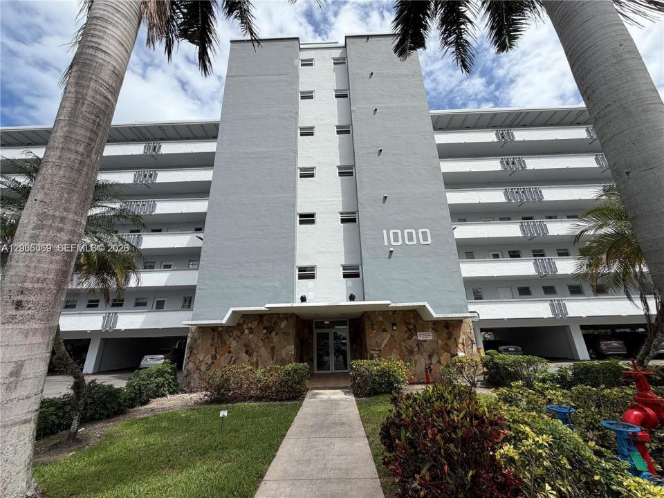 1000 NE 14th Ave 210, Hallandale Beach, Florida 33009, Stati Uniti