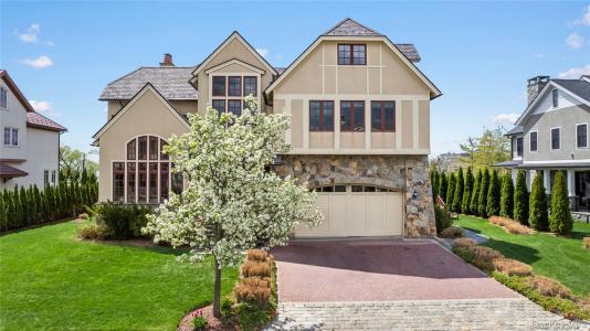 7 Brittany Lane, New Rochelle, New York 10805, États-Unis
