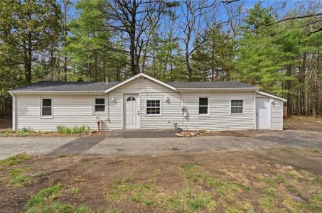 788 Phillips Hill Road, Coventry, RI 02816, USA