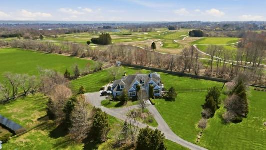 99 Meadowlark Lane, Portsmouth, RI 02871, USA