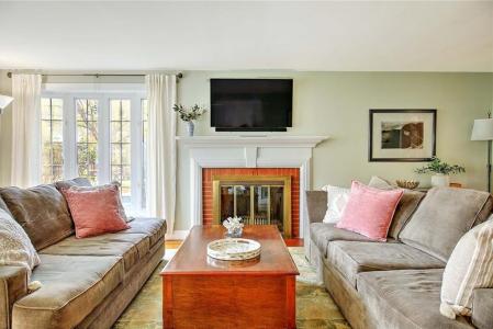 25 Belton Drive, Barrington, רוד איילנד 02806, ארצות הברית של אמריקה 