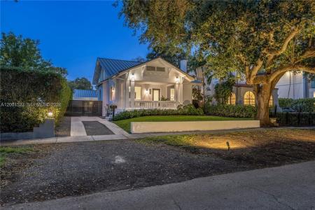 320 NE 88th St, El Portal, Florida 33138, HOA KỲ