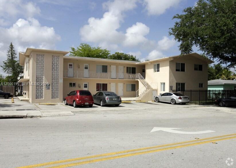 14305 NE 6th Ave, North Miami, Floride 33161, États-Unis