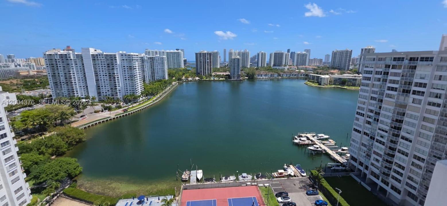 2750 NE 183rd St 2010, Aventura, Floride 33160, États-Unis