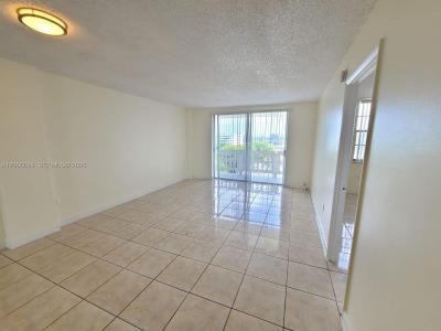 15600 NW 7th Ave 709, Miami, Floryda 33169, USA