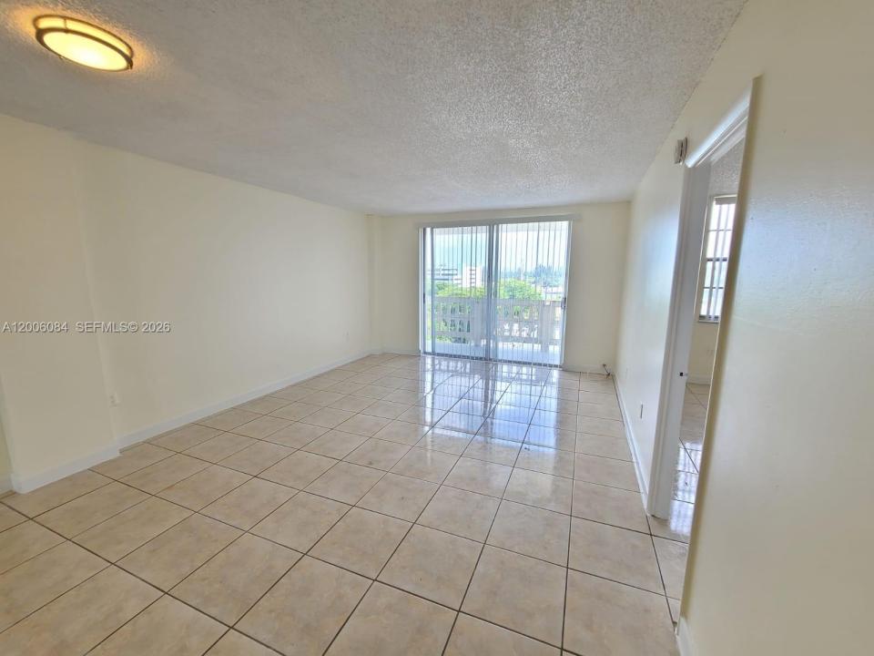 15600 NW 7th Ave 709, Miami, Florida 33169, Stati Uniti