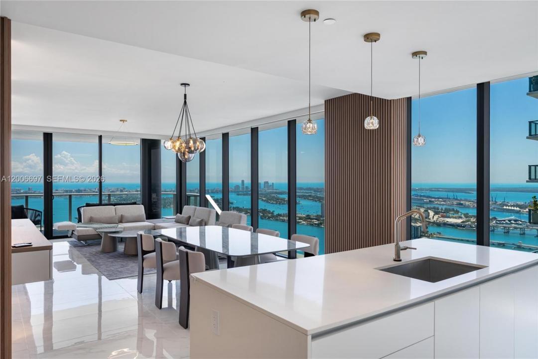 700 NE 24th ST 5407, Miami, Floryda 33137, USA