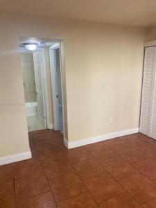 1319 NW 60th St 4, Miami, Florida 33142, USA