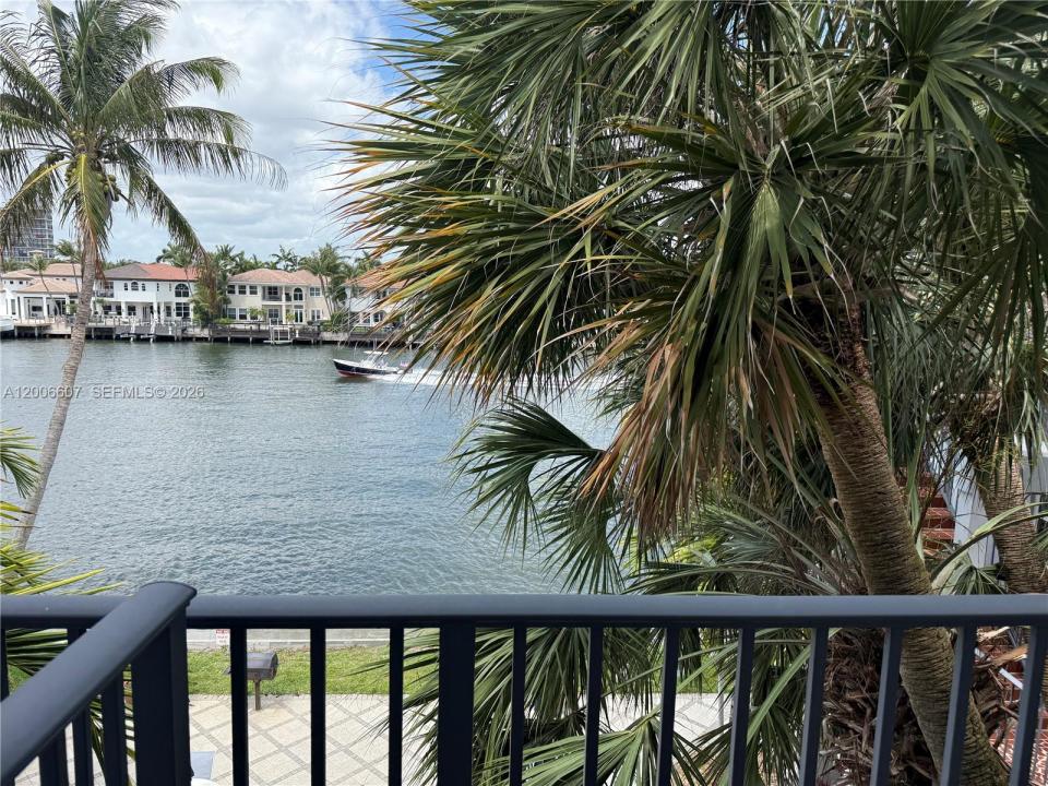 2600 S Ocean Dr S306, Hollywood, Florida 33019, USA
