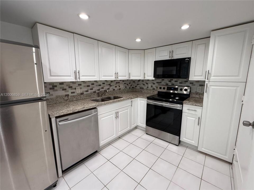 400 Kings Point Dr 608, Sunny Isles Beach, Floride 33160, États-Unis