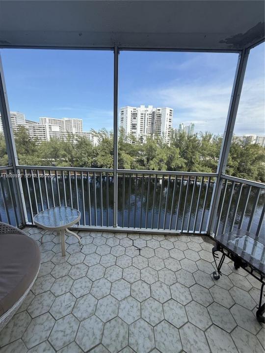 300 Diplomat Pkwy 712, Hallandale Beach, Floride 33009, États-Unis