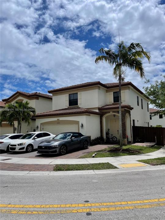 10086 NW 89th Ter, Doral, Florida 33178, USA