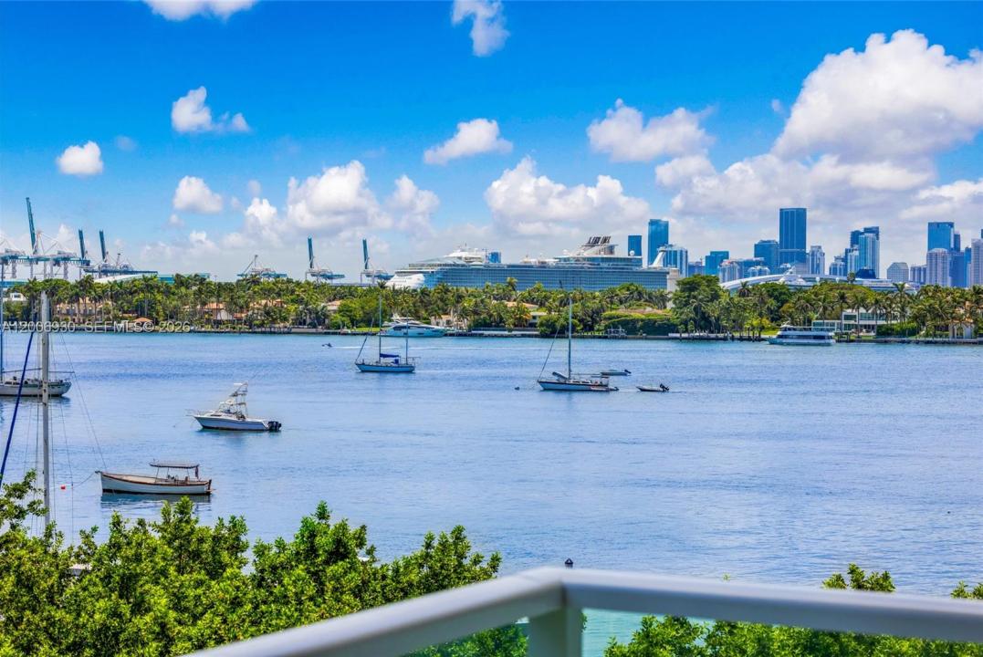 1000 West Ave 426, Miami Beach, Florida 33139, USA