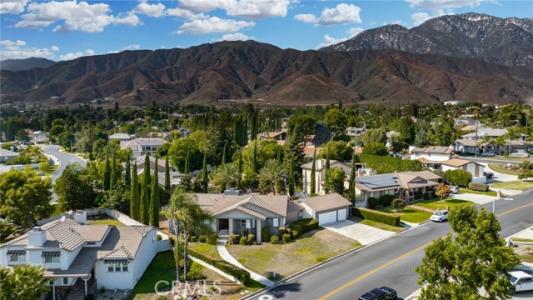 Cliff Road, Upland, Californie 91784, États-Unis