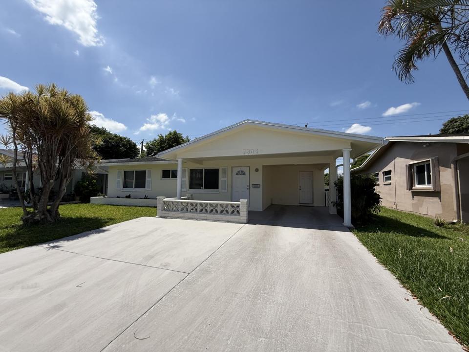 7302 NW 57th Court, Tamarac, Florida 33321