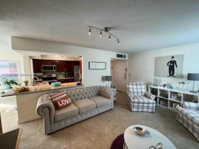 16570 NE 26th Ave 4A, North Miami Beach, Florida 33160, USA