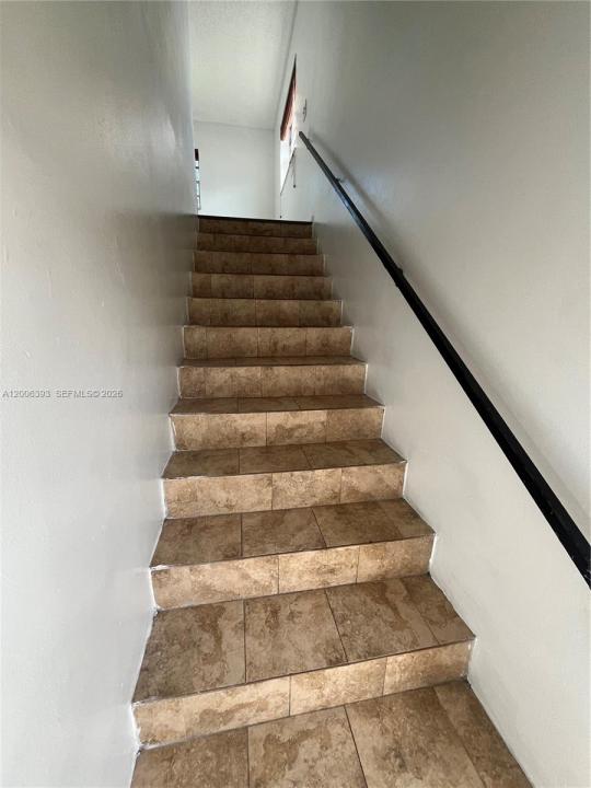 334 E 21st St 3, Hialeah, Flórida 33010, Estados Unidos