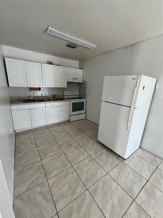 334 E 21st St 5, Hialeah, Flórida 33010, Estados Unidos