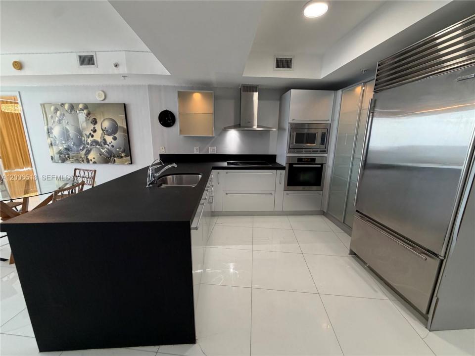18201 Collins Ave 5105, Sunny Isles Beach, Florida 33160, USA