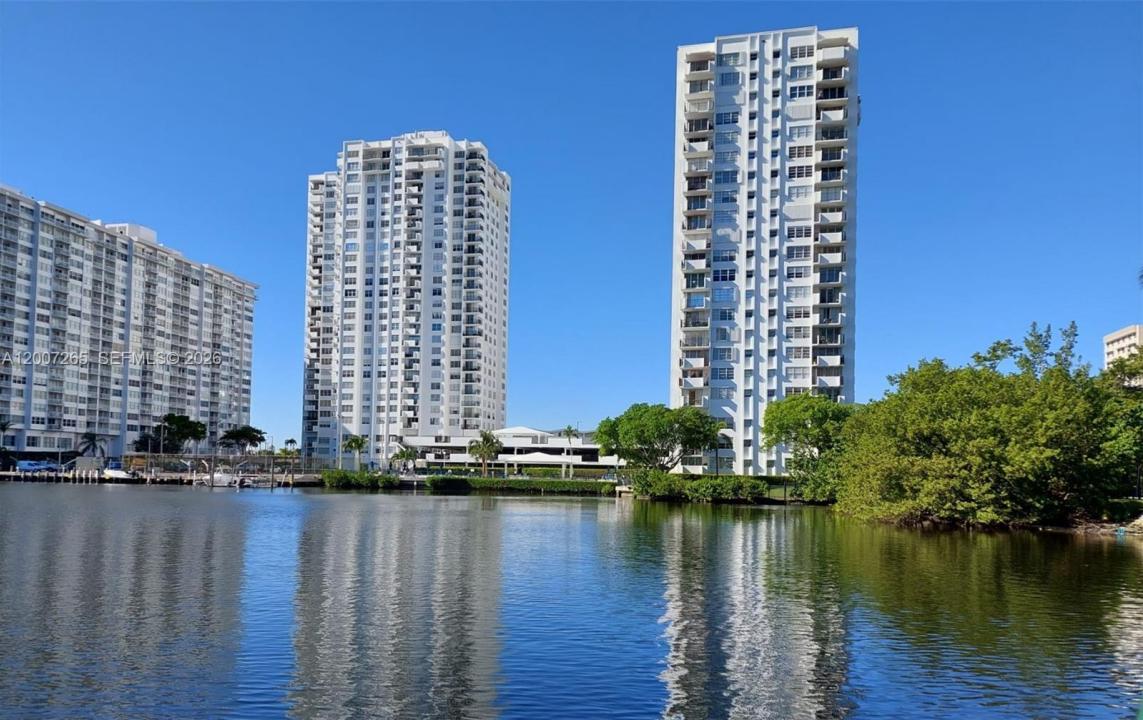 2750 NE 183rd St 1405, Aventura, Floride 33160, États-Unis