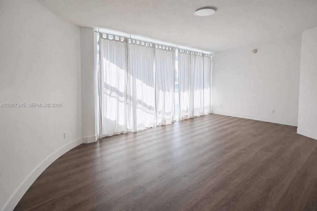 6580 INDIAN CREEK DR 511, Miami Beach, Florida 33141, USA