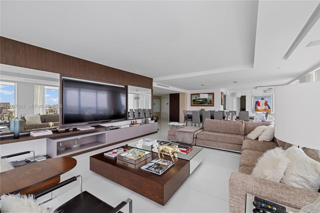 10155 Collins Ave 1210, Bal Harbour, Florida 33154, USA
