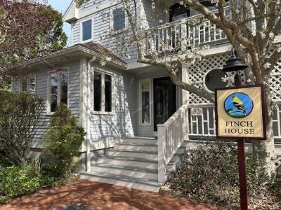 15 Hammersmith Road 32, Newport, RI 02840, USA