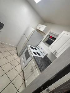 7841 Johnson St 203, Pembroke Pines, Florida 33024, USA