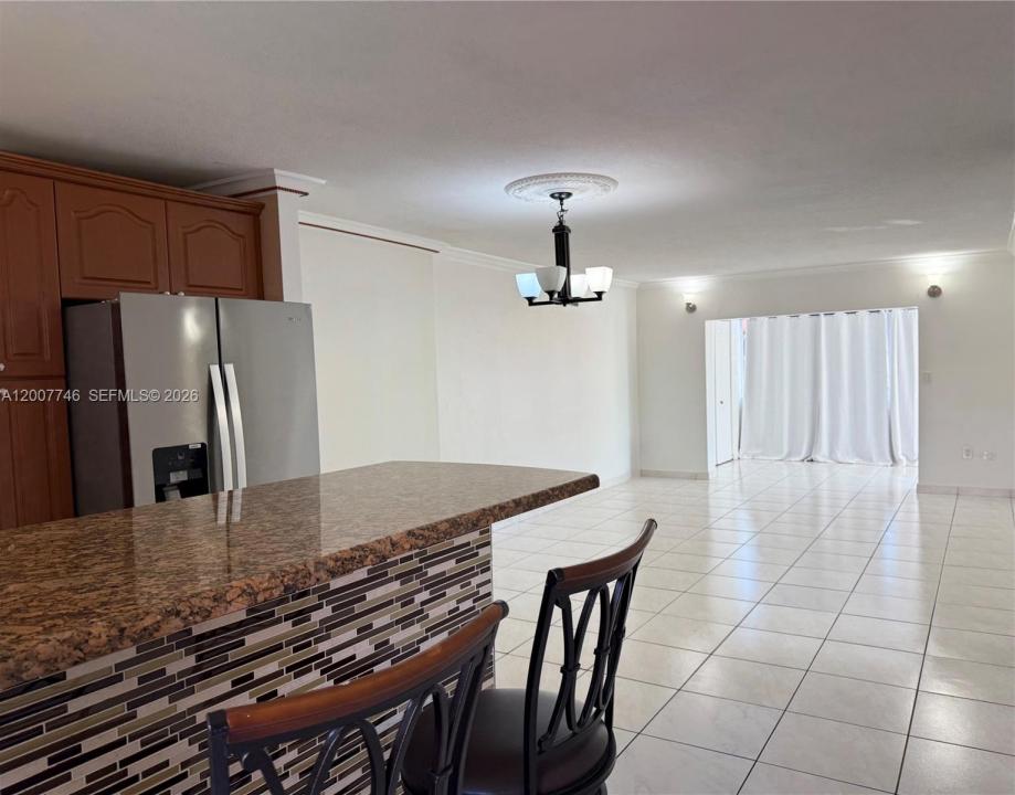 1850 W 56th St 2404, Hialeah, Floryda 33012, USA