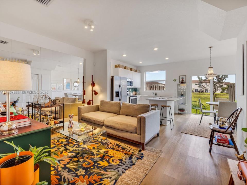 2349 NW 122nd Ter, Miami, Florida 33167, USA