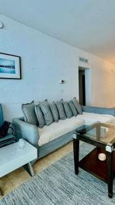4001 S Ocean Dr PH3, Hollywood, Florida 33019, USA
