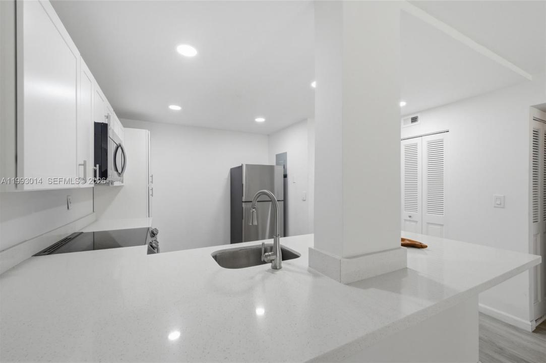7950 W Mcnab Rd 222, Tamarac, Florida 33321, Stati Uniti
