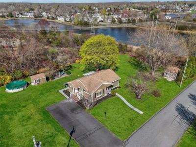 67 Montgomery Road, Swansea, Massachusetts 02777, USA