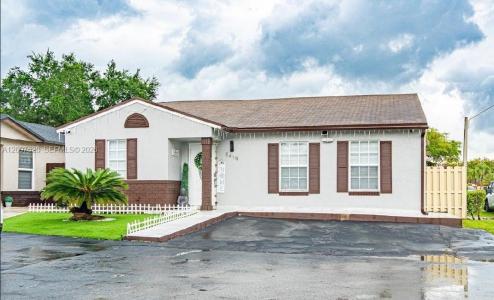 8419 NW 193rd Ln, Hialeah, Florida 33015, USA